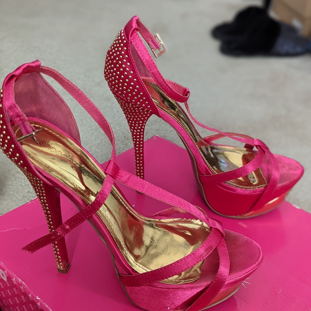 Shoedazzle Jenifer heels - Picture 3 of 4
